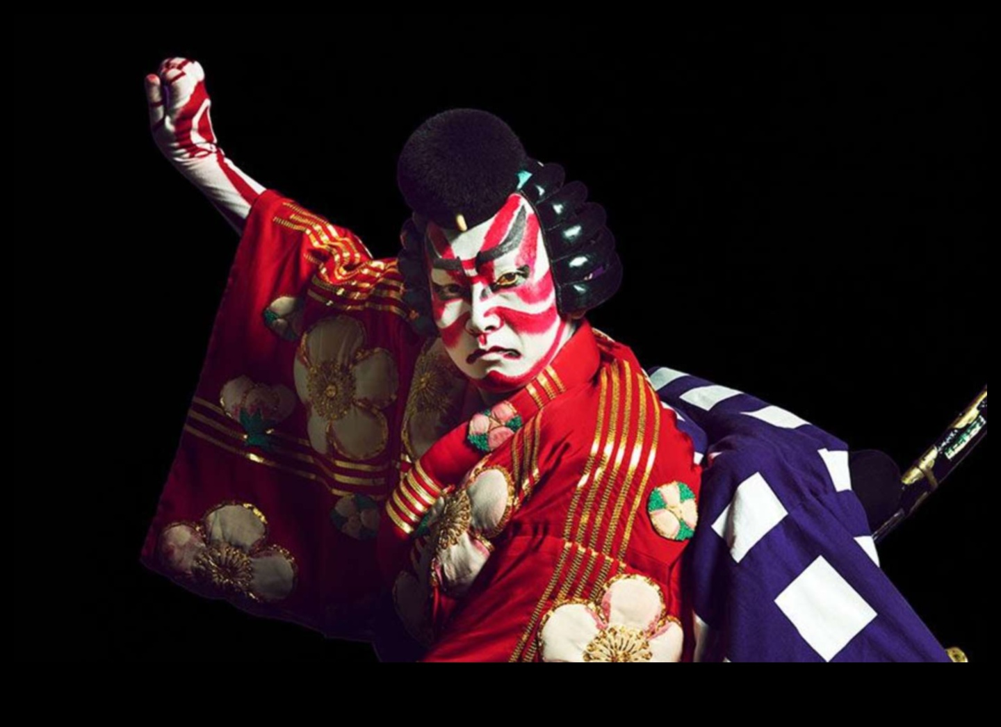 Noh ve Kabuki: Görsel sanatlarda geleneksel Japon tiyatrosu